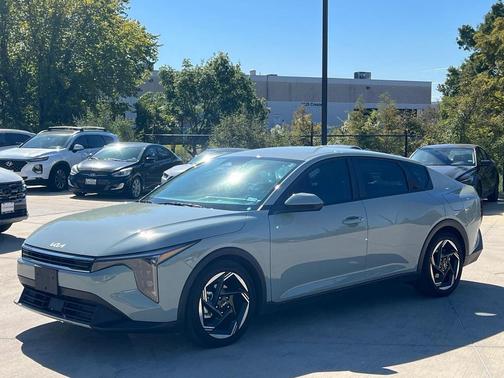 2025 Kia K4 EX