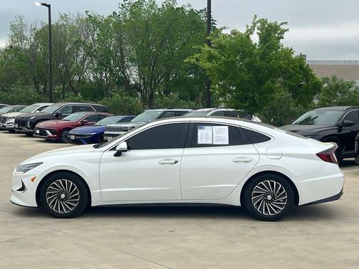 2022 Hyundai SONATA Hybrid Limited