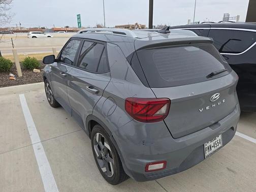 2021 Hyundai VENUE SEL