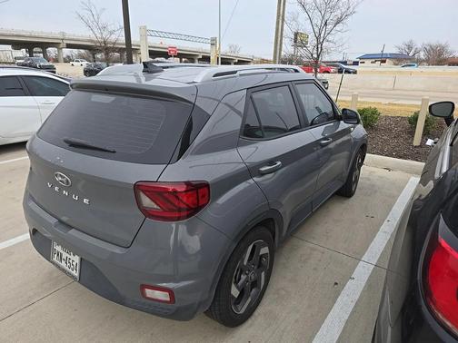 2021 Hyundai VENUE SEL