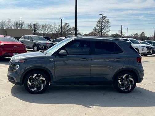 2021 Hyundai VENUE SEL