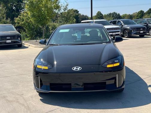 2025 Hyundai IONIQ 6 SEL