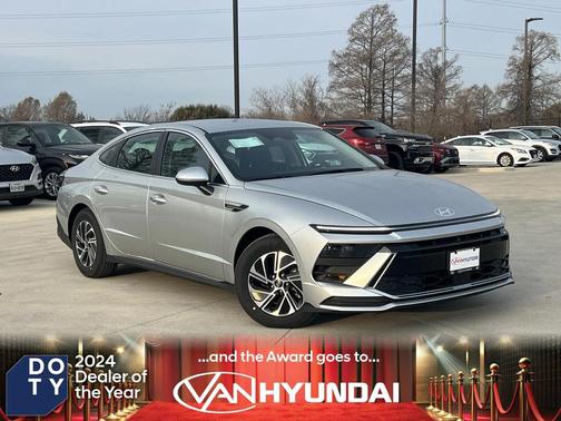 2026 Hyundai SONATA Hybrid Base