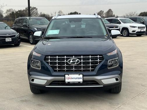 2026 Hyundai VENUE SEL w/Two-Tone Roof