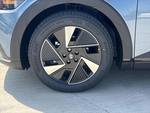2025 Hyundai IONIQ 5 SEL