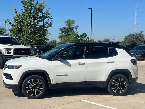 Bright White Clearcoat 2022 Jeep Compass Limited