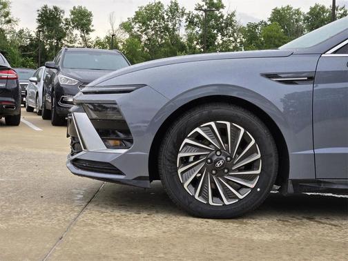 2025 Hyundai SONATA Hybrid SE