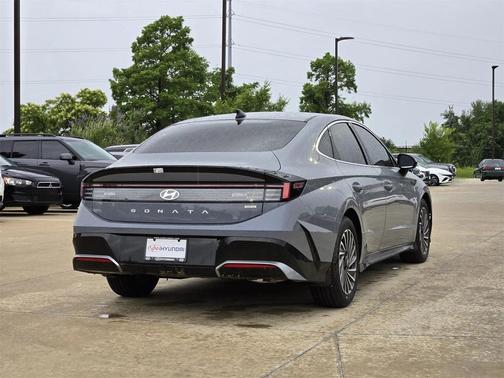 2025 Hyundai SONATA Hybrid SE