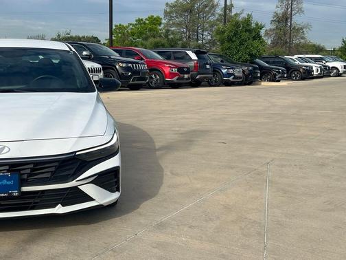 2025 Hyundai ELANTRA Sport