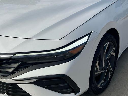 2025 Hyundai ELANTRA Sport