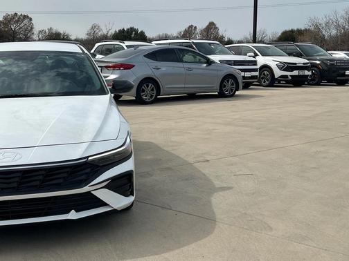 2025 Hyundai ELANTRA Sport