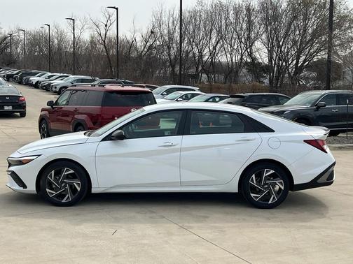 2025 Hyundai ELANTRA Sport