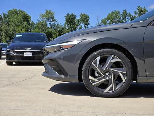 2025 Hyundai ELANTRA Sport