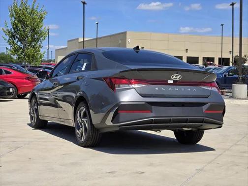 2025 Hyundai ELANTRA Sport