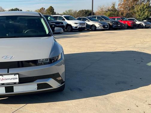 2026 Hyundai IONIQ 5 SE Standard Range