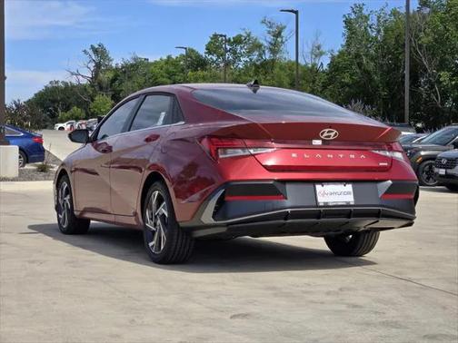 2025 Hyundai ELANTRA Limited