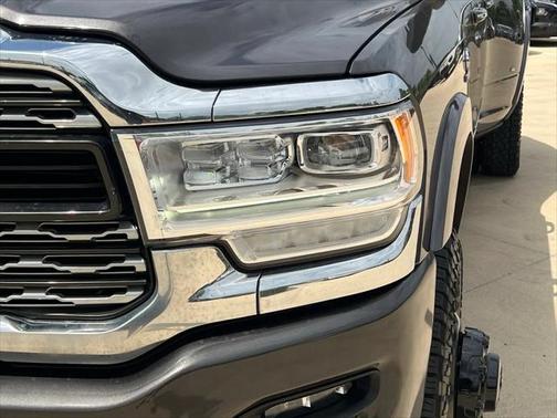 2019 RAM 3500 Limited Crew Cab 4x4 8' Box