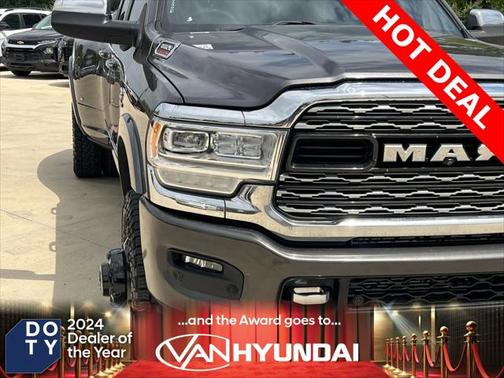 2019 RAM 3500 Limited Crew Cab 4x4 8' Box