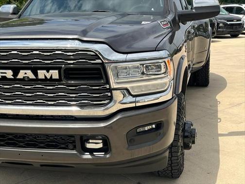 2019 RAM 3500 Limited Crew Cab 4x4 8' Box