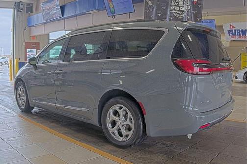 Gray Clearcoat 2023 Chrysler Pacifica Limited