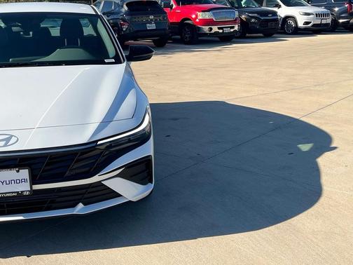 2026 Hyundai ELANTRA Sport