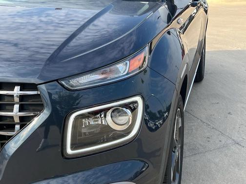 2025 Hyundai VENUE Limited
