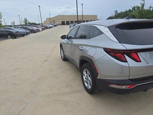 2023 Hyundai TUCSON SE