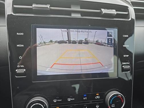 2023 Hyundai TUCSON SE