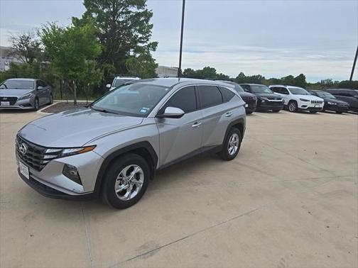 2023 Hyundai TUCSON SE