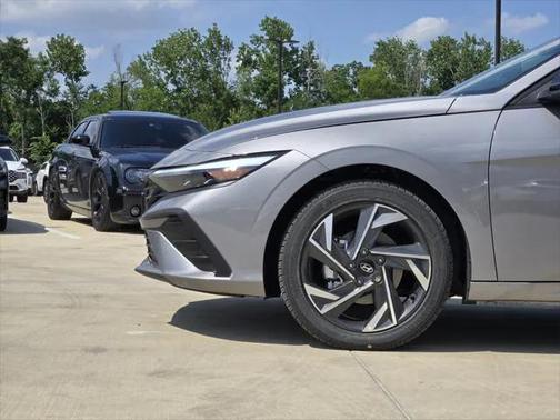 2025 Hyundai ELANTRA Sport