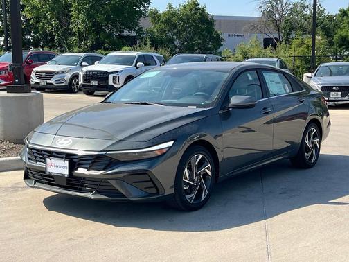 2025 Hyundai ELANTRA Limited