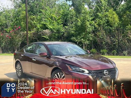 Garnet Pearl 2023 Nissan Altima 2.5 SV