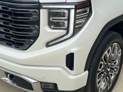 White Frost Tricoat 2023 GMC Sierra 1500 Denali Ultimate