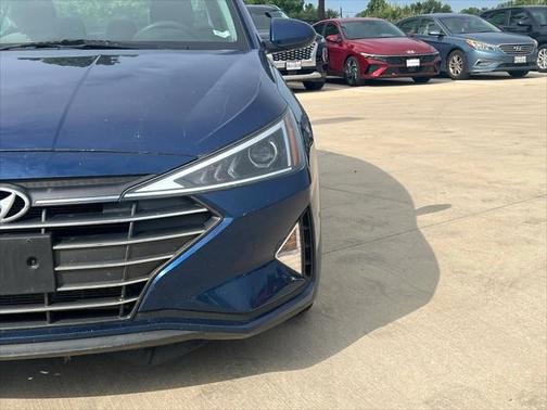 2020 Hyundai ELANTRA SEL