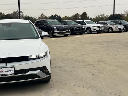 2026 Hyundai IONIQ 5 SE