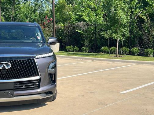 Anthracite Gray 2025 INFINITI QX80 Luxe