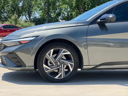 2025 Hyundai ELANTRA Sport