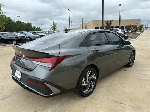 2025 Hyundai ELANTRA Sport