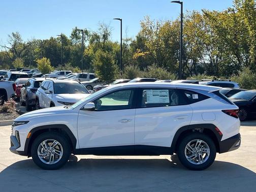 Serenity White Pearl 2026 Hyundai TUCSON SE