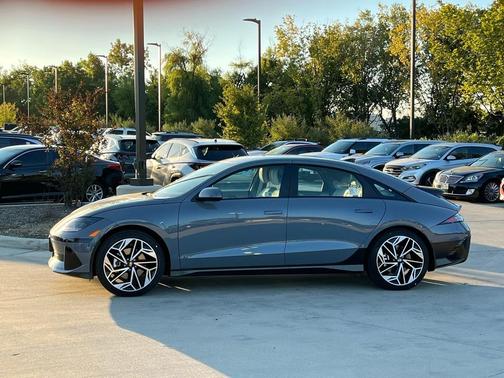 2025 Hyundai IONIQ 6 SEL