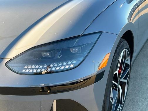 2025 Hyundai IONIQ 6 SEL