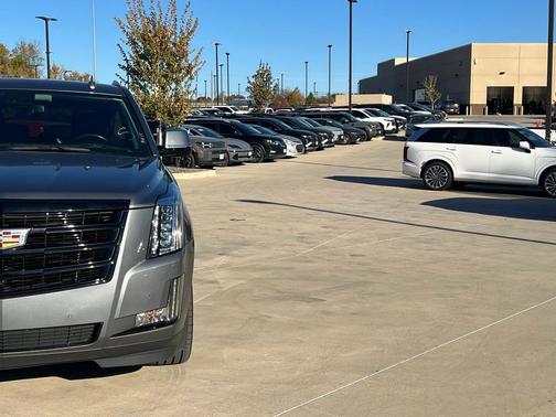 2020 Cadillac Escalade Luxury