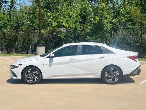 Serenity White 2025 Hyundai ELANTRA Limited