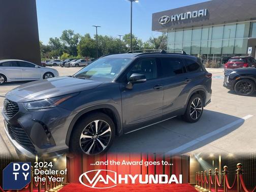 2022 Toyota Highlander XSE