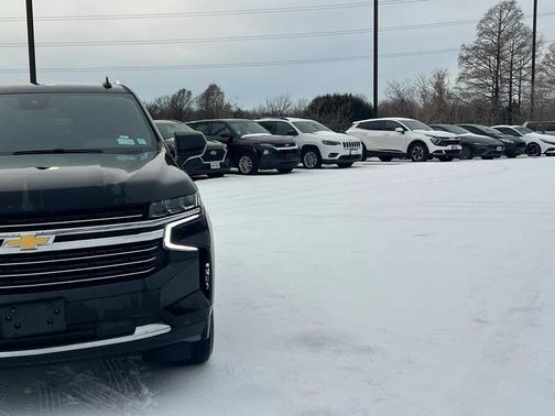 2024 Chevrolet Suburban LT