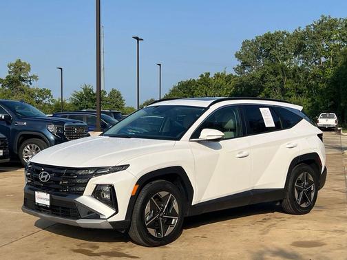 Serenity White Pearl 2025 Hyundai TUCSON SEL Convenience