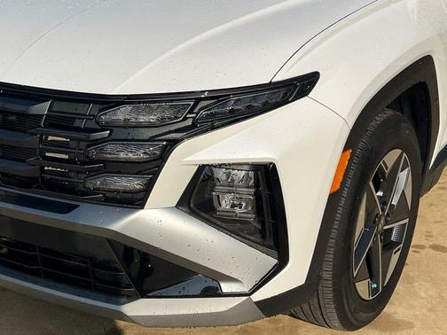Serenity White Pearl 2025 Hyundai TUCSON SEL Convenience