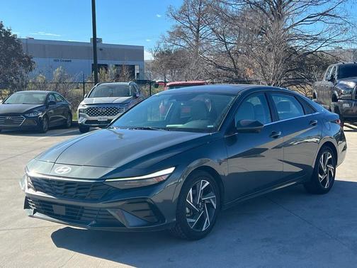 2024 Hyundai ELANTRA Limited