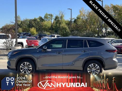 2024 Toyota Highlander LE
