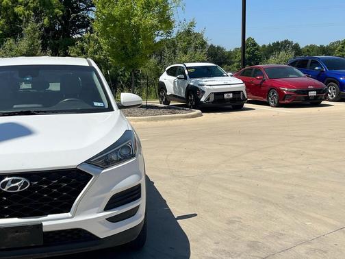 2021 Hyundai TUCSON SE